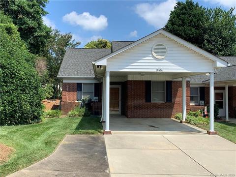 19976 Oak Leaf Cir, Cornelius, NC 28031 photo 1