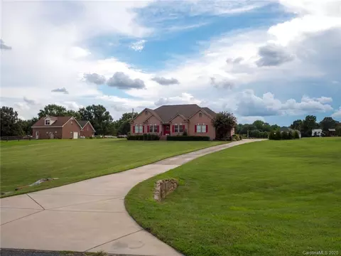 515 Heather Pl, Monroe, NC 28112 photo 4