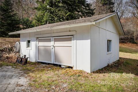 100 Bearwallow Rd, Little Switzerland, NC 28749 photo 8