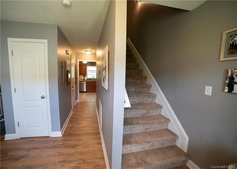 220 Pine Meadows Cir, Hickory, NC 28601 photo 16