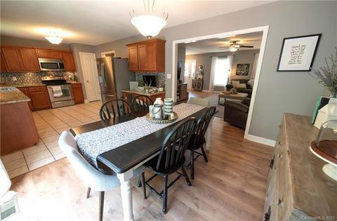 220 Pine Meadows Cir, Hickory, NC 28601 photo 7