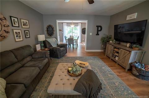 220 Pine Meadows Cir, Hickory, NC 28601 photo 6