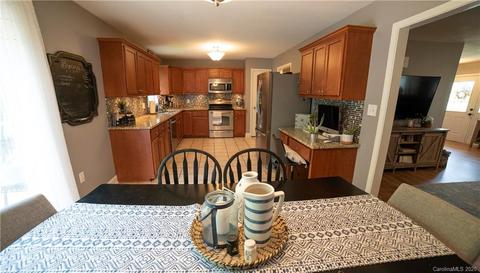 220 Pine Meadows Cir, Hickory, NC 28601 photo 9