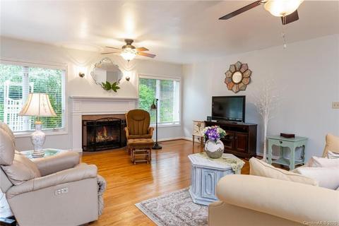 235 Aurora Ln, Tryon, NC 28782 photo 5