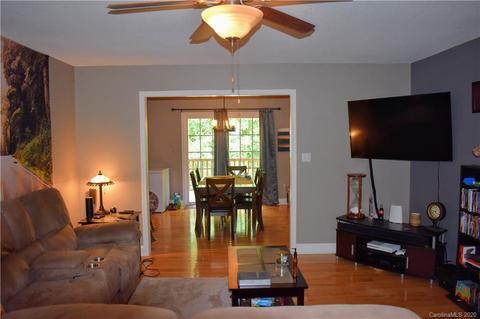 216 Pine Meadows Cir, Hickory, NC 28601 photo 9