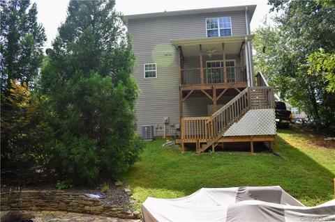 216 Pine Meadows Cir, Hickory, NC 28601 photo 2