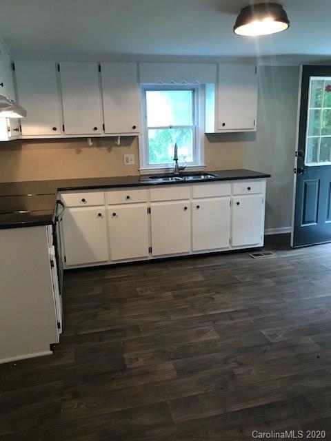 1668 Ruth St, Lancaster, SC 29720 photo 2