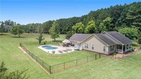 1649 Riverside Rd, Lancaster, SC 29720 photo 2