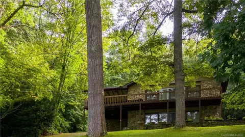 323 Carters Ridge Rd, Spruce Pine, NC 28777 photo 2