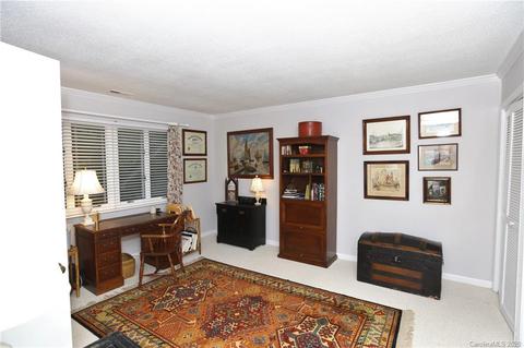 127 Burning Tree Ln, Flat Rock, NC 28731 photo 9