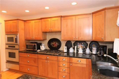 127 Burning Tree Ln, Flat Rock, NC 28731 photo 11