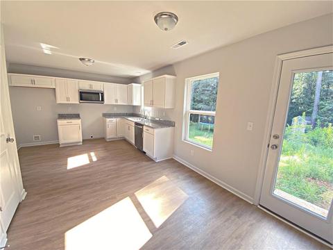 1661 Mayfair Dr, Conover, NC 28613 photo 3