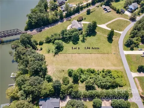 1969 Lake Acres 8 Dr #8, Hickory, NC 28601