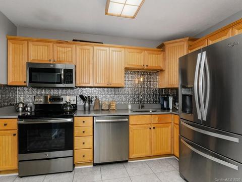 85 Vancott Ct, Clyde, NC 28721 photo 6