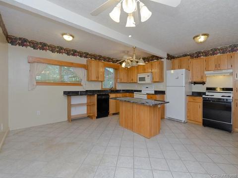 124 Trantham Rd, Canton, NC 28716 photo 5