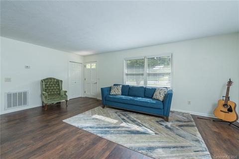 144 Pebblebrook St, Clyde, NC 28721 photo 9