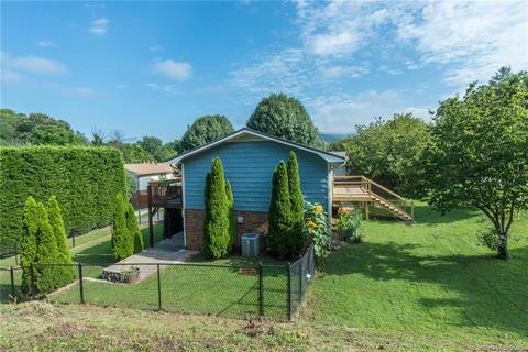 144 Pebblebrook St, Clyde, NC 28721 photo 4