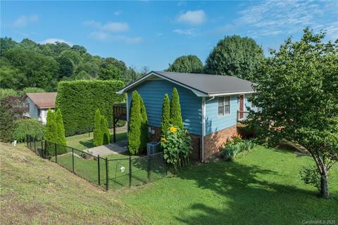 144 Pebblebrook St, Clyde, NC 28721 photo 3
