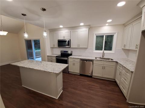 2035 Knickerbocker Dr, Charlotte, NC 28212 photo 4