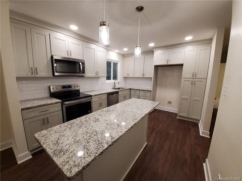 2035 Knickerbocker Dr, Charlotte, NC 28212 photo 3