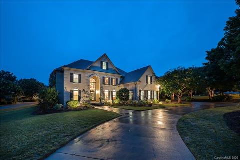 18944 Peninsula Point Dr, Cornelius, NC 28031 photo 2