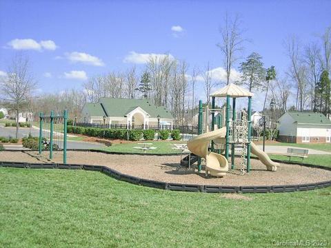 18710 Oakhurst Blvd #2E, Cornelius, NC 28031 photo 19