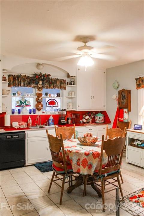 79 Hazel Ave, Spruce Pine, NC 28777 photo 12