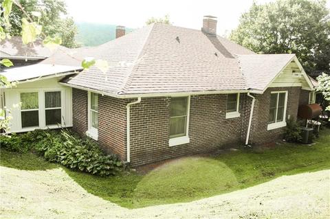 79 Hazel Ave, Spruce Pine, NC 28777 photo 4