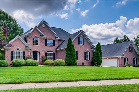 6228 Fox Chase Dr, Davidson, NC 28036 photo 1