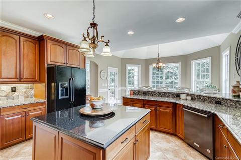 6228 Fox Chase Dr, Davidson, NC 28036 photo 9