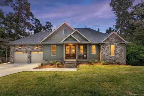 28 Ledgestone Dr, Fairview, NC 28730 photo 1