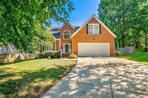 9005 Mapledale Ct, Cornelius, NC 28031 photo 2