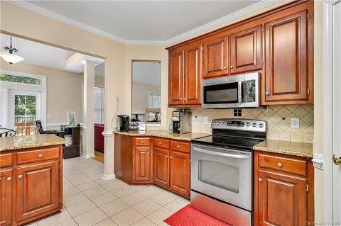 9005 Mapledale Ct, Cornelius, NC 28031 photo 7