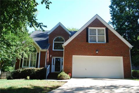 9005 Mapledale Ct, Cornelius, NC 28031 photo 1
