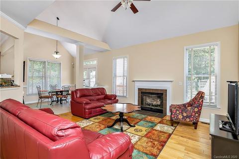 9005 Mapledale Ct, Cornelius, NC 28031 photo 12