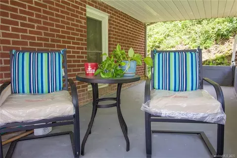 75 Broad St, Spruce Pine, NC 28777 photo 17
