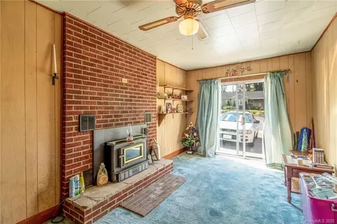 75 Broad St, Spruce Pine, NC 28777 photo 9