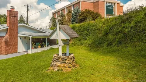 75 Broad St, Spruce Pine, NC 28777 photo 40
