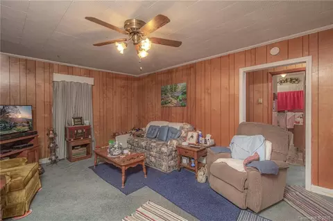 75 Broad St, Spruce Pine, NC 28777 photo 5
