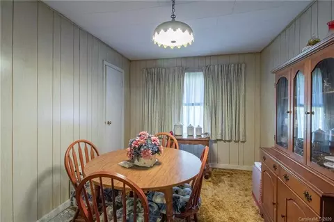 75 Broad St, Spruce Pine, NC 28777 photo 8