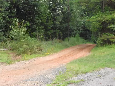 7950 Mocassin Dr, Sherrills Ford, NC 28673