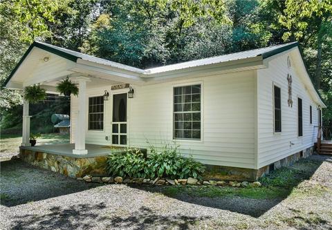 6295 Crabtree Rd, Clyde, NC 28721 photo 2