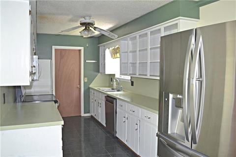 2075 S Fork Dr, Morganton, NC 28655 photo 2