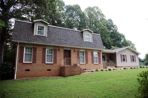 1007 4th Avenue Dr, Conover, NC 28613 photo 3