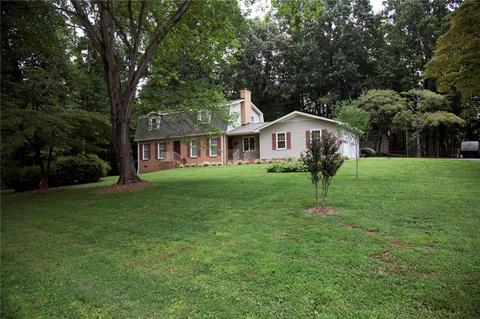 1007 4th Avenue Dr, Conover, NC 28613 photo 5
