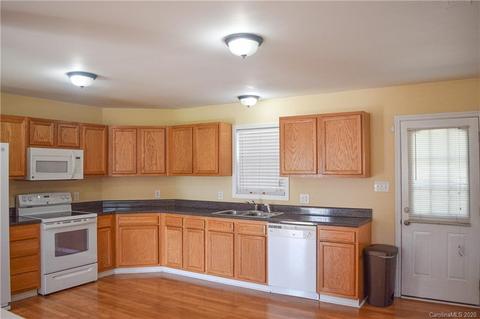 2037 E Park Dr, Lancaster, SC 29720 photo 8