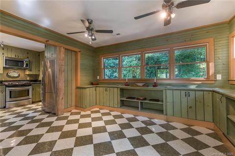 386 Melrose Ave, Tryon, NC 28782 photo 10