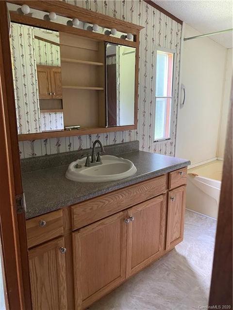 137 Walnut Rd, Clyde, NC 28721 photo 7