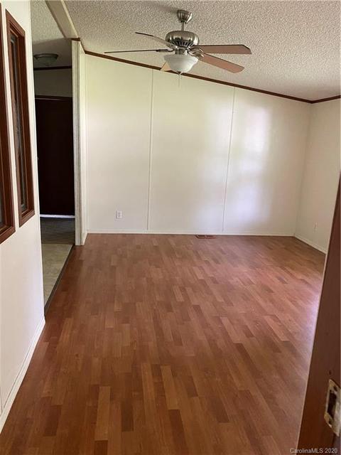 137 Walnut Rd, Clyde, NC 28721 photo 9