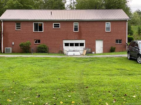 96 Morris Rd, Brevard, NC 28712 photo 3